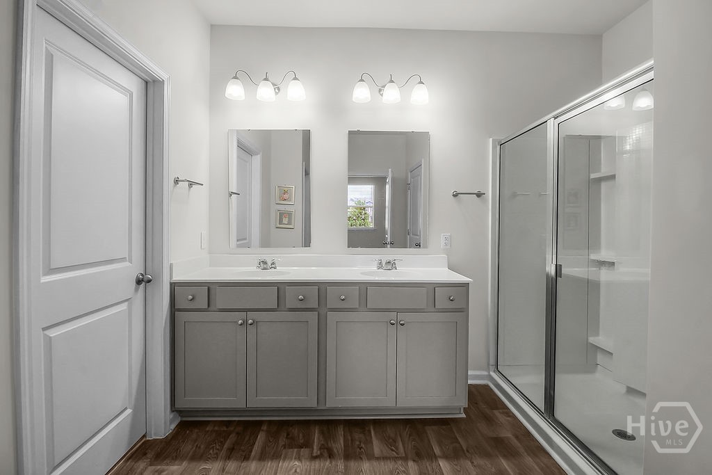 110 Cole Street Property Photo 28