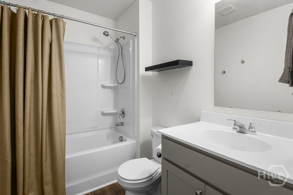 110 Cole Street Property Photo 39