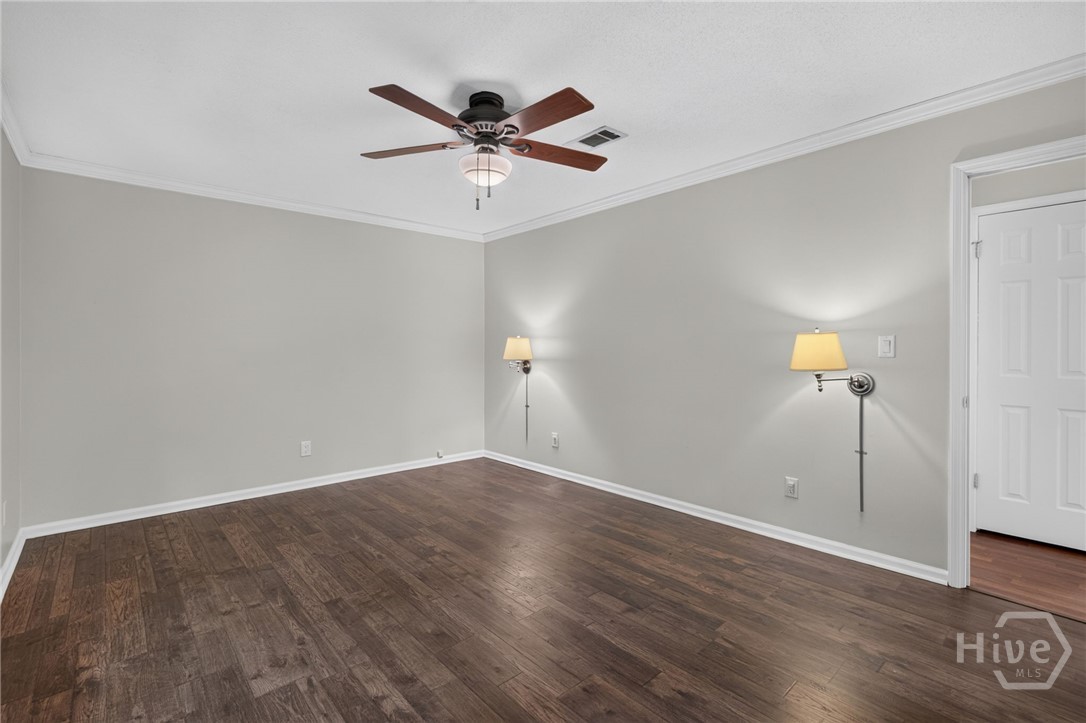 901 Queens Court Property Photo 25
