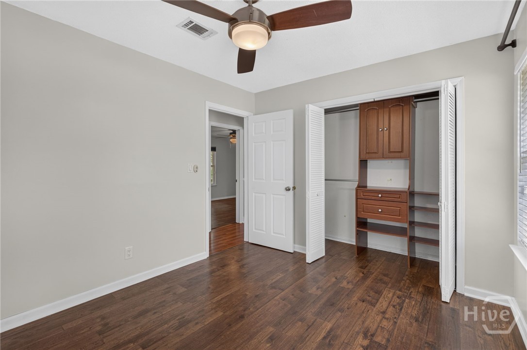 901 Queens Court Property Photo 29