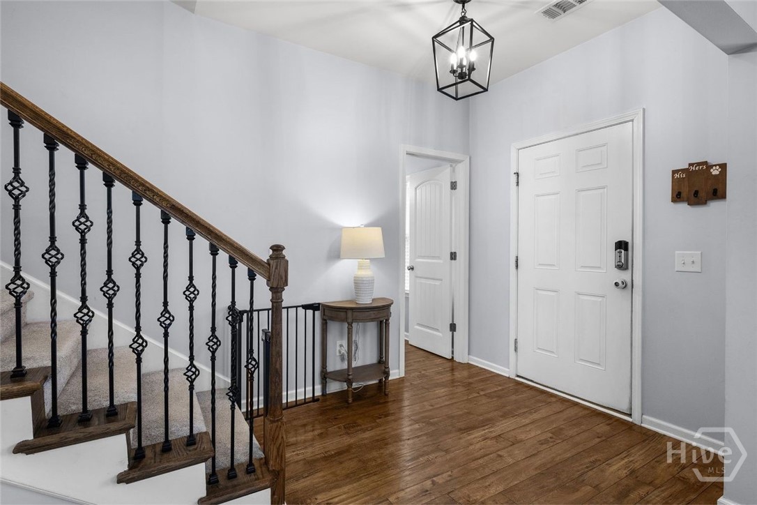 121 Waverly Way Property Photo 3