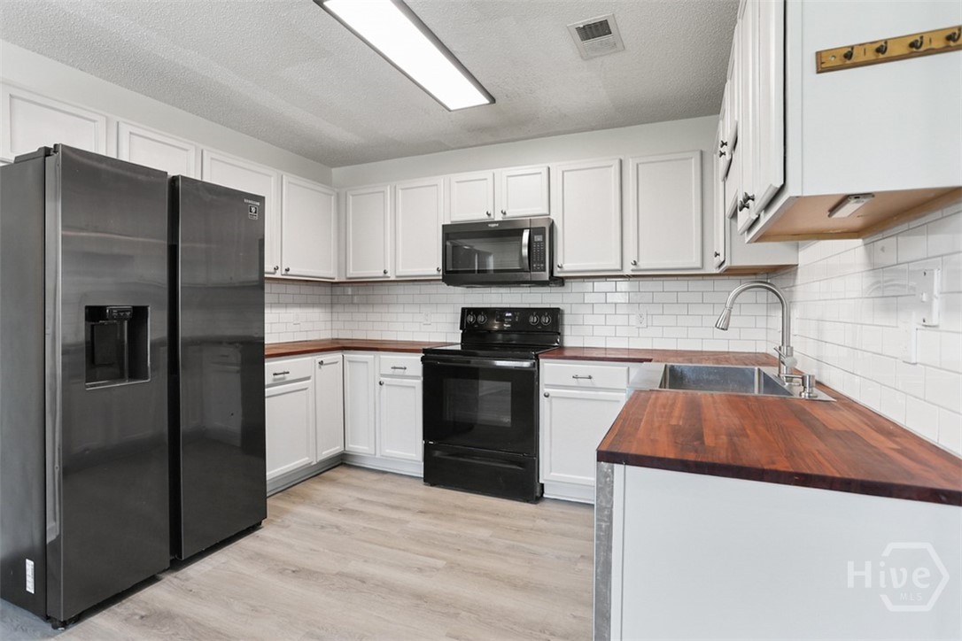 6 Lake Shore Boulevard Property Photo 2