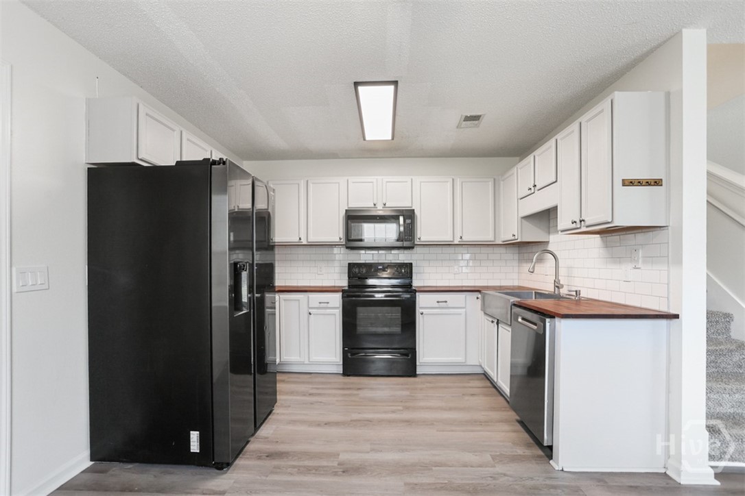 6 Lake Shore Boulevard Property Photo 3