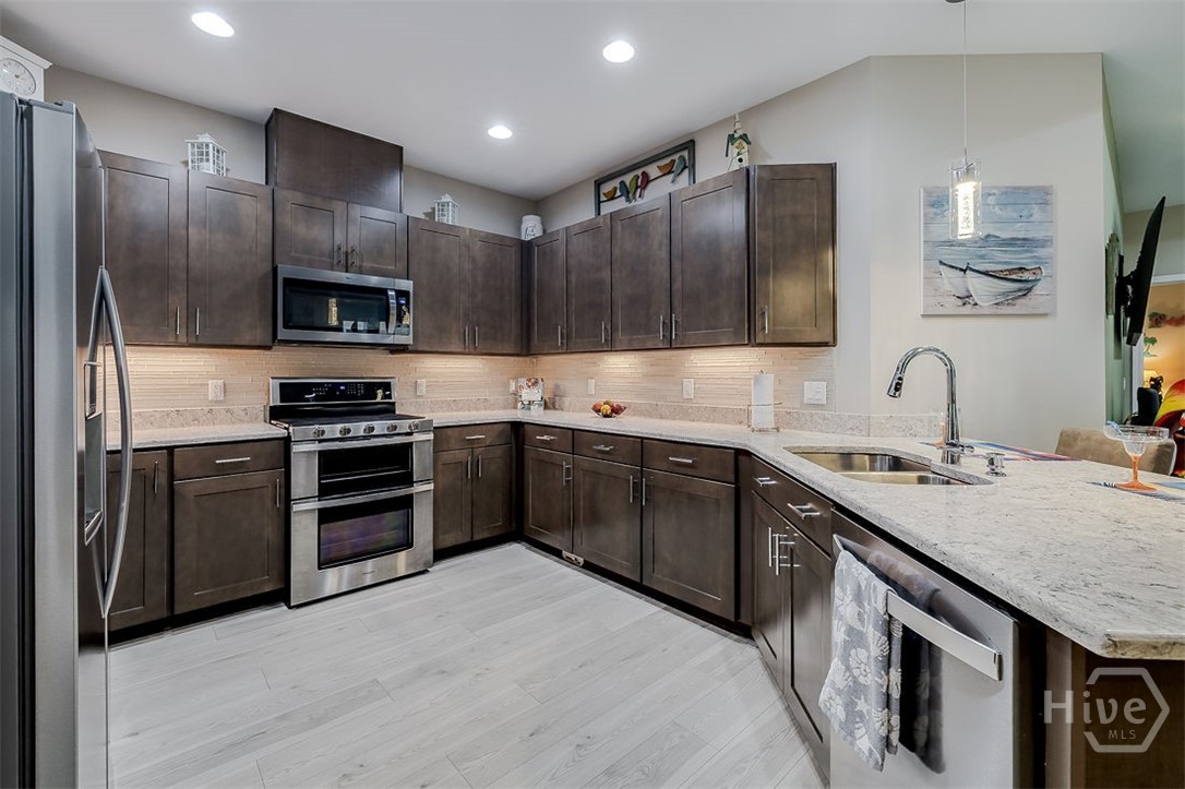 1247 Beachcomber Boulevard Property Photo 8