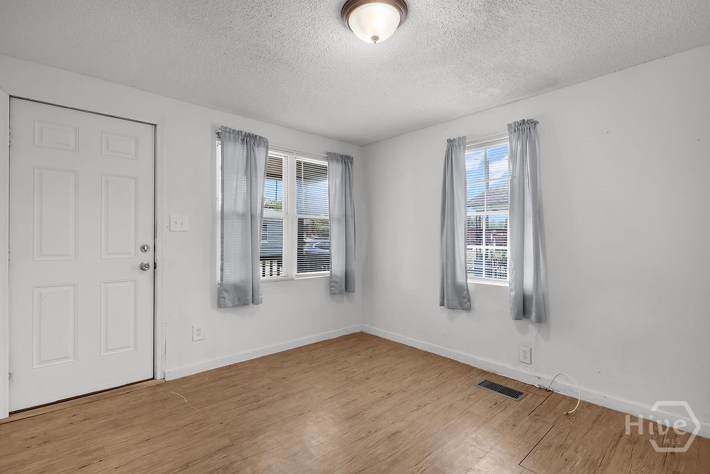3311 Myrtle Street Property Photo 8