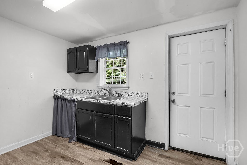 3311 Myrtle Street Property Photo 11