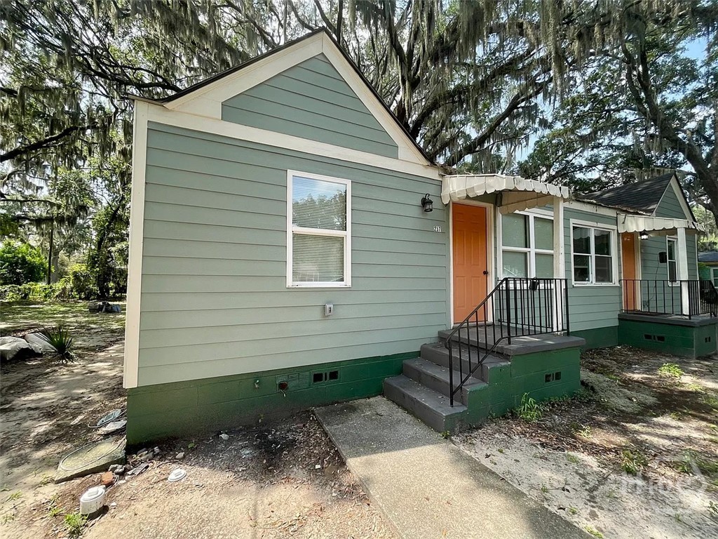 237 W 73rd Street Property Photo 1