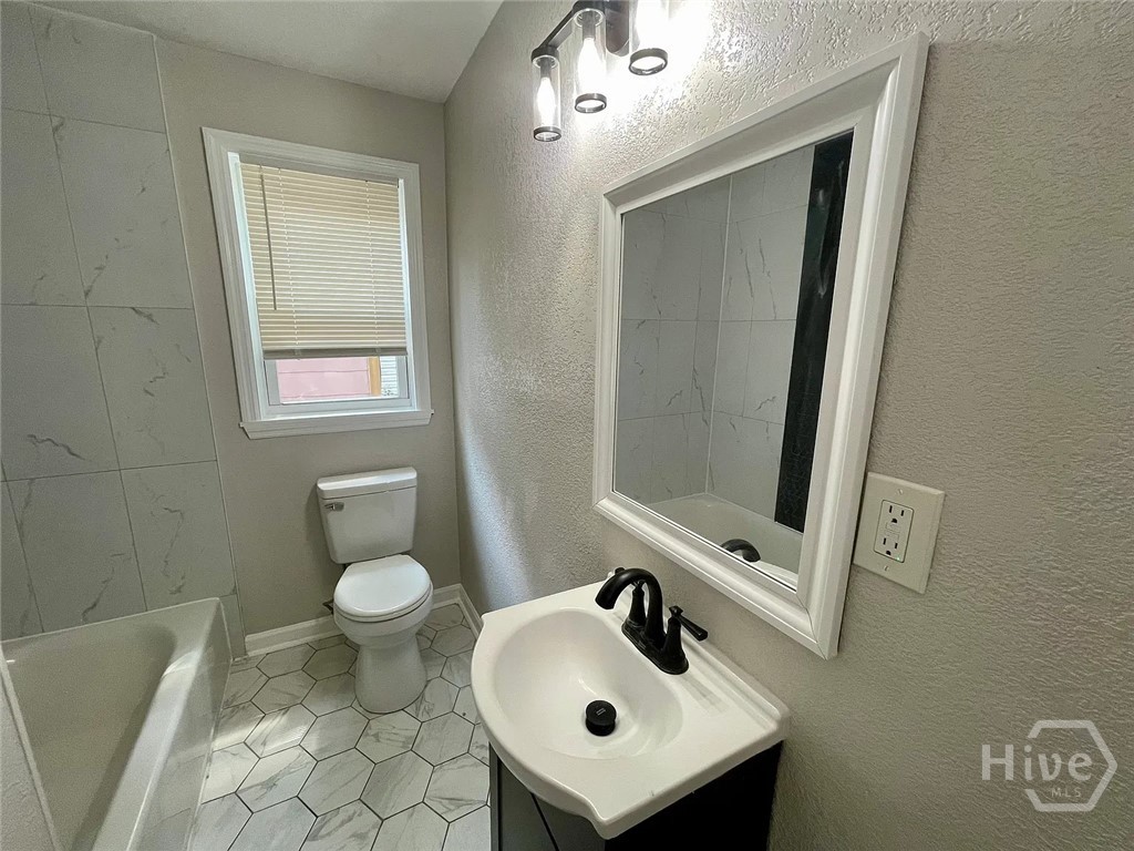 237 W 73rd Street Property Photo 13