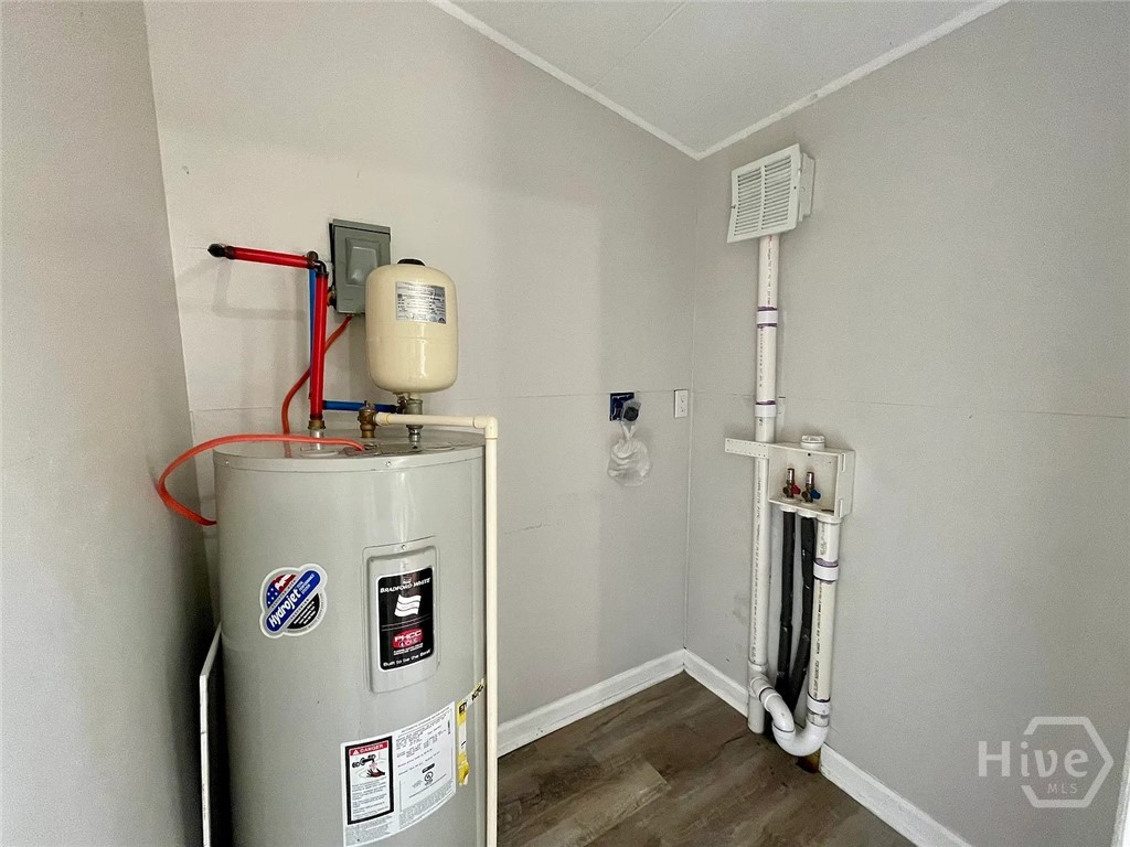 237 W 73rd Street Property Photo 18