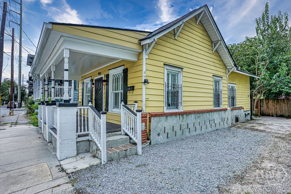 1106 E Broad Street Property Photo 4