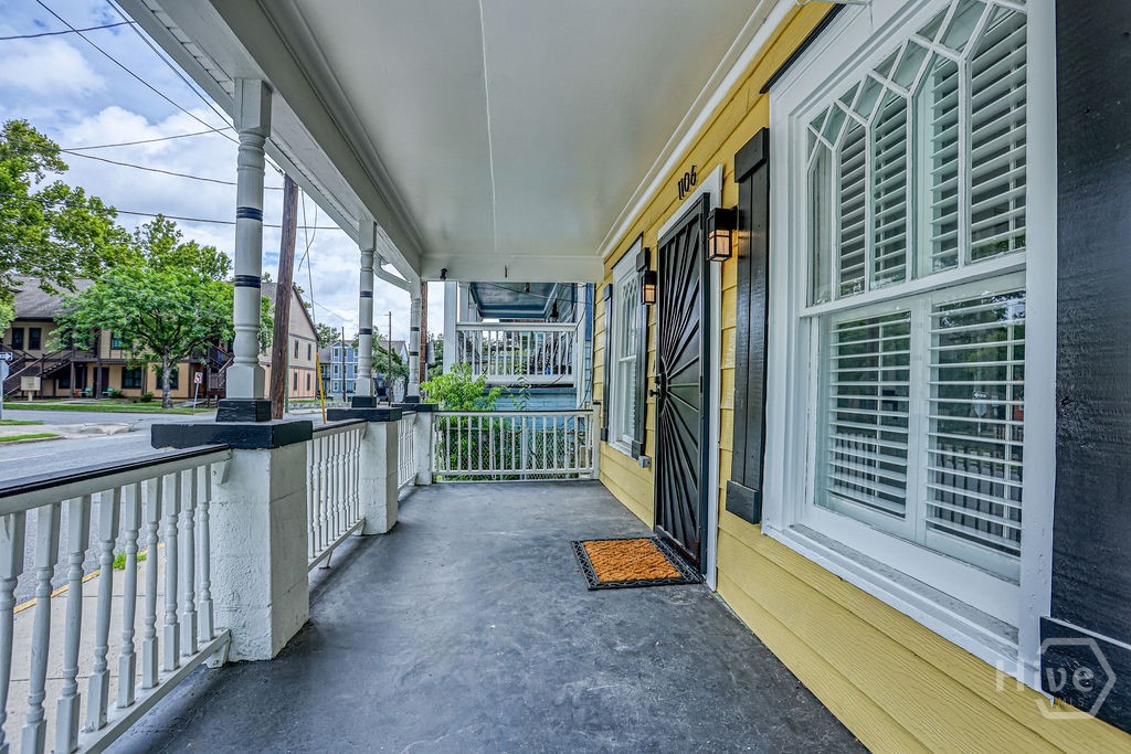 1106 E Broad Street Property Photo 5
