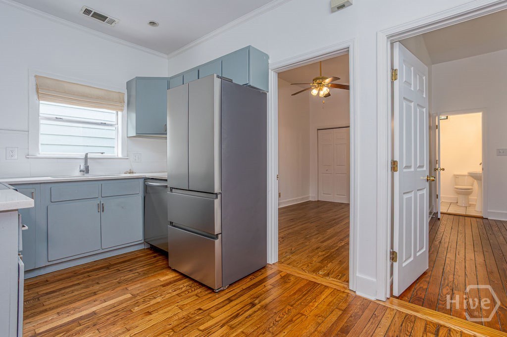 1106 E Broad Street Property Photo 12