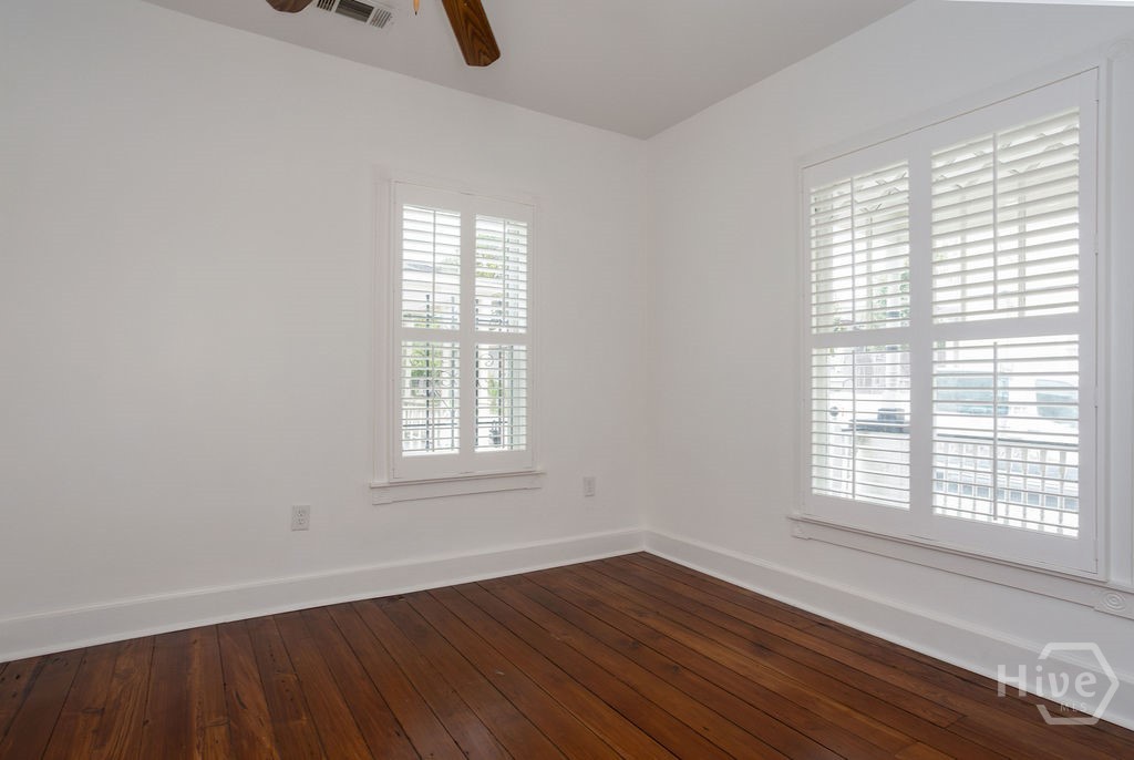 1106 E Broad Street Property Photo 16