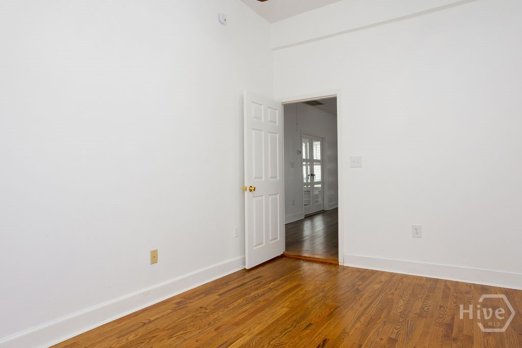 1106 E Broad Street Property Photo 21