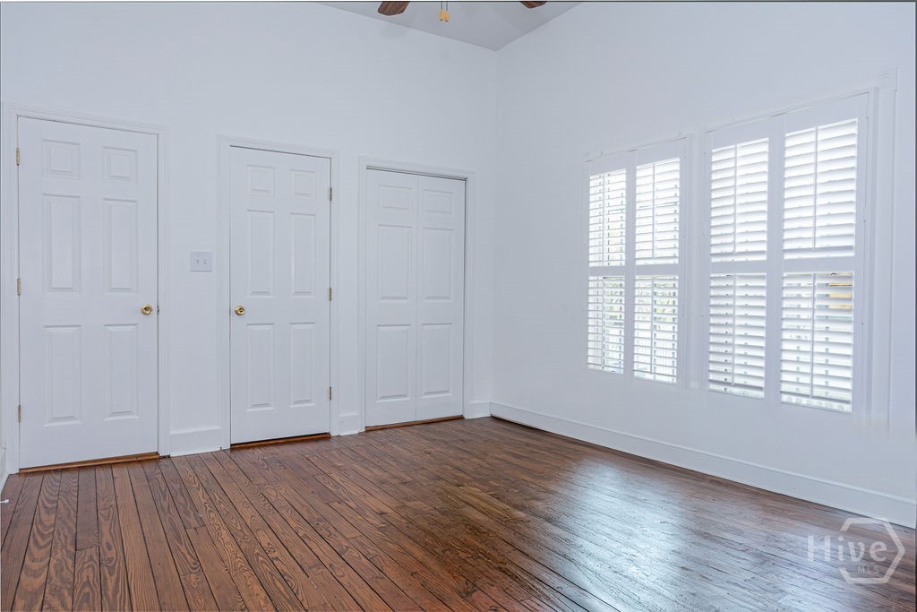 1106 E Broad Street Property Photo 22