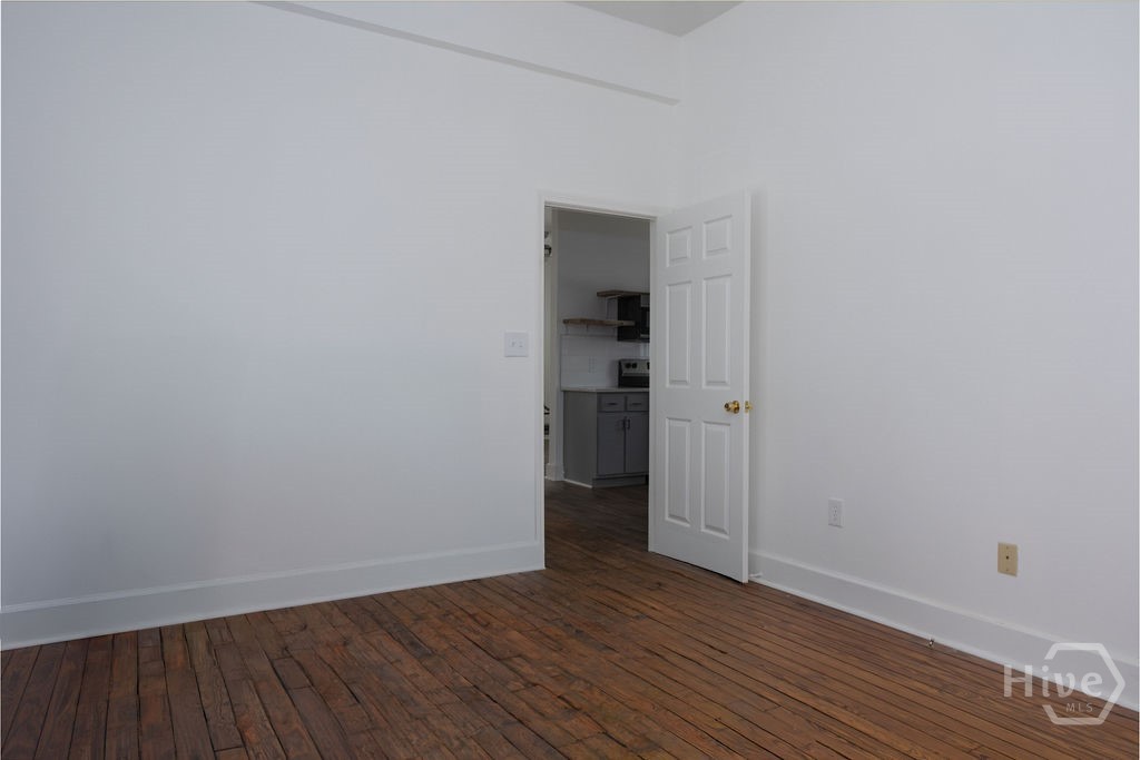 1106 E Broad Street Property Photo 23