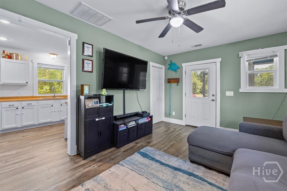 204 N Ash Street Property Photo 7