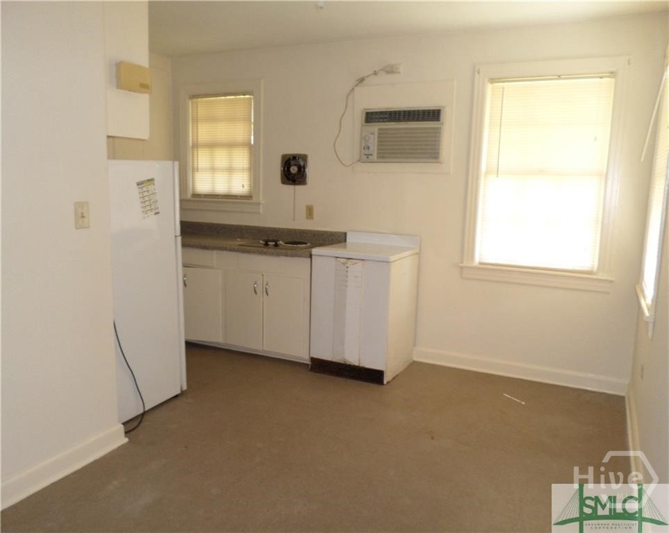 2302 E 40th Street B Property Photo 2