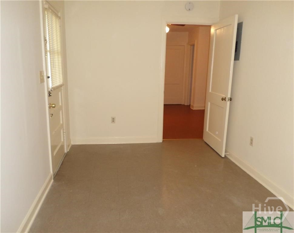 2302 E 40th Street B Property Photo 3