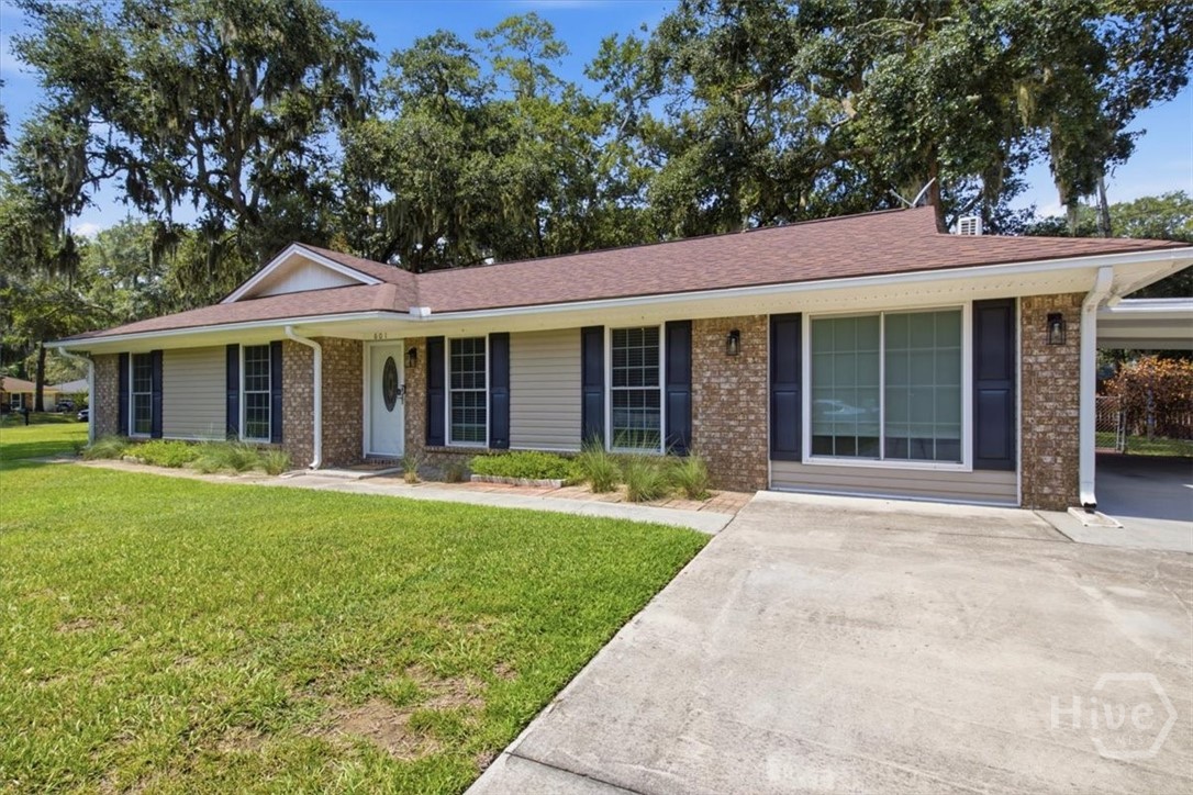 601 Leaning Oaks Drive Property Photo 1