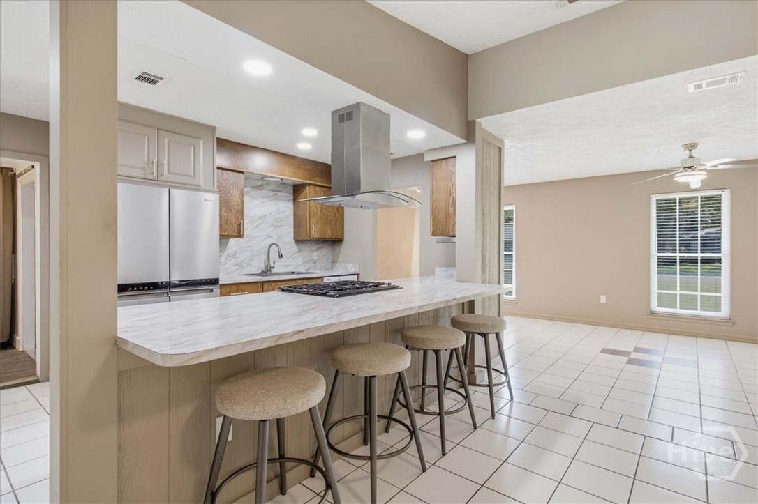 601 Leaning Oaks Drive Property Photo 13
