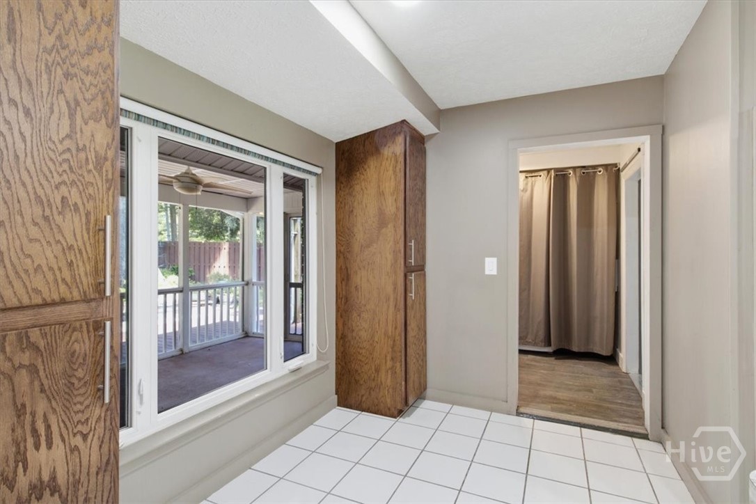 601 Leaning Oaks Drive Property Photo 16