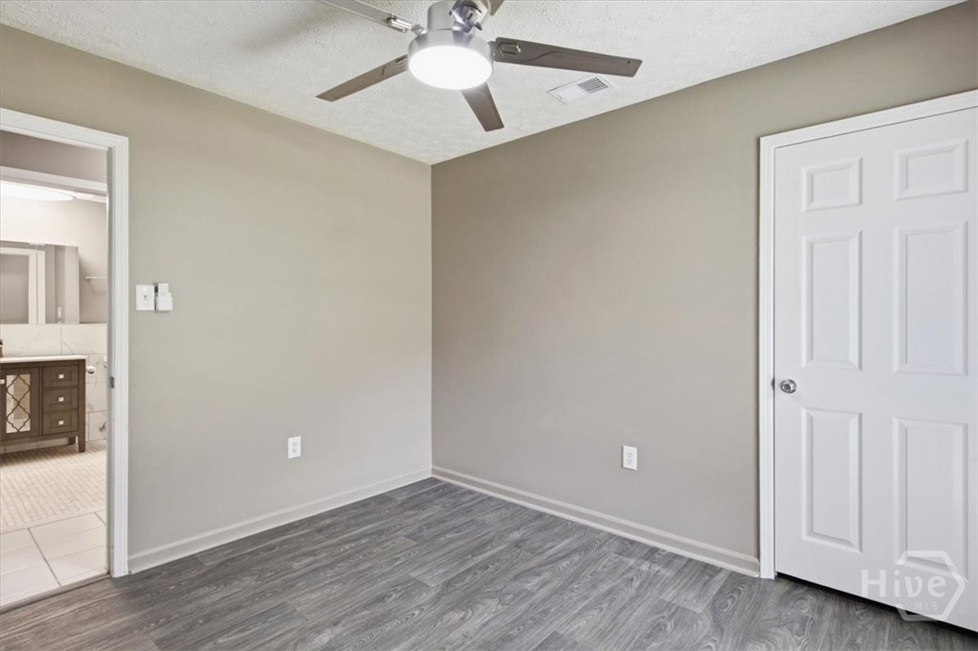 601 Leaning Oaks Drive Property Photo 24