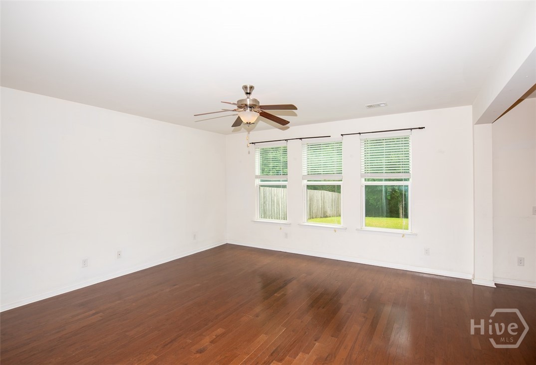 376 Southwilde Way Property Photo 11