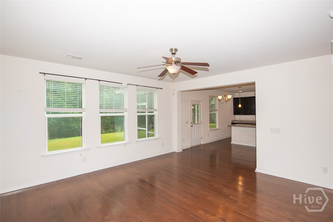 376 Southwilde Way Property Photo 12