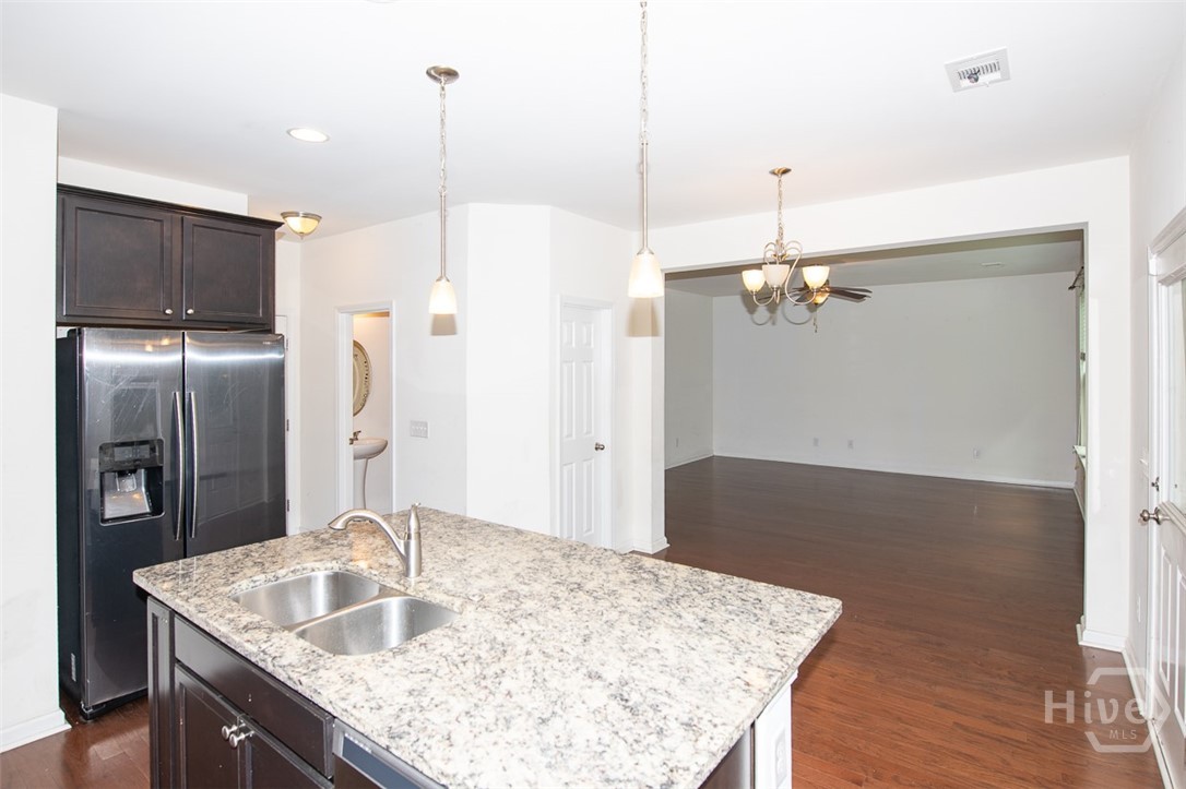 376 Southwilde Way Property Photo 16