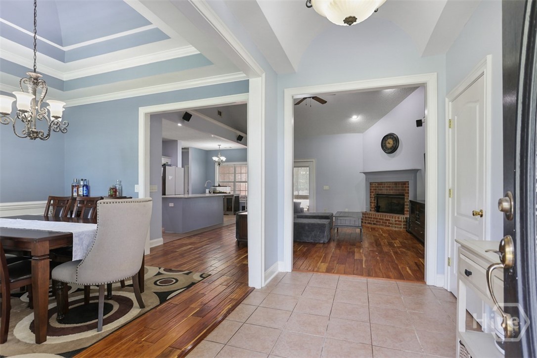 140 Jamestown Drive Property Photo 4