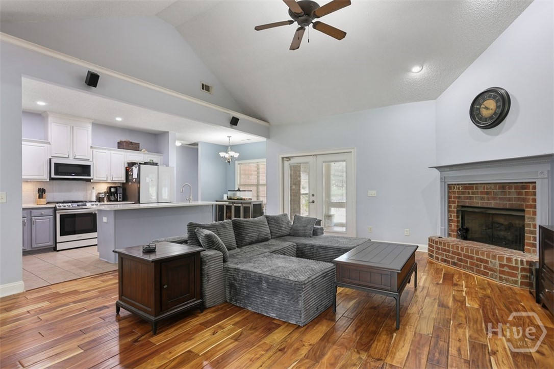 140 Jamestown Drive Property Photo 8