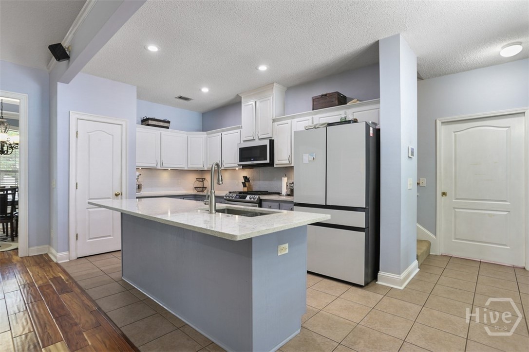 140 Jamestown Drive Property Photo 11
