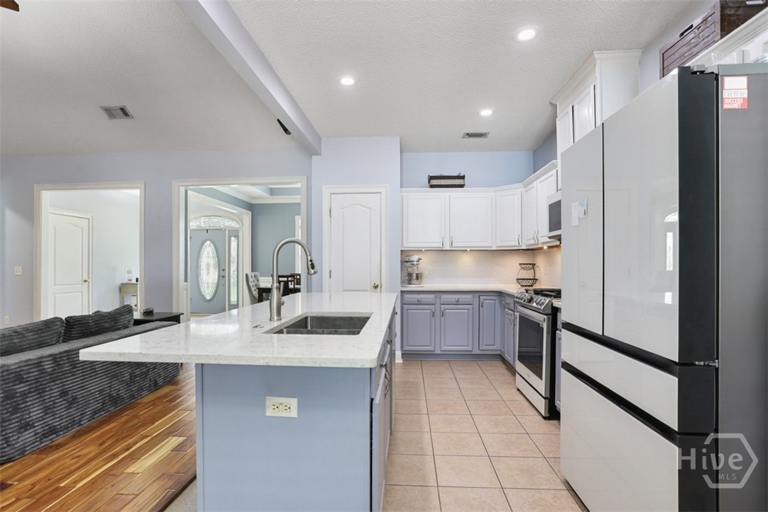 140 Jamestown Drive Property Photo 12