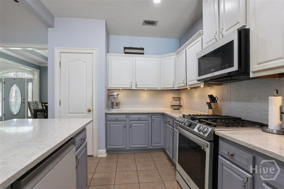 140 Jamestown Drive Property Photo 13