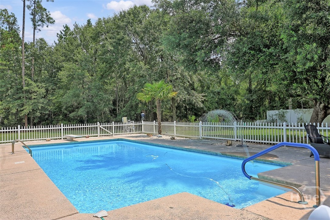 140 Jamestown Drive Property Photo 35