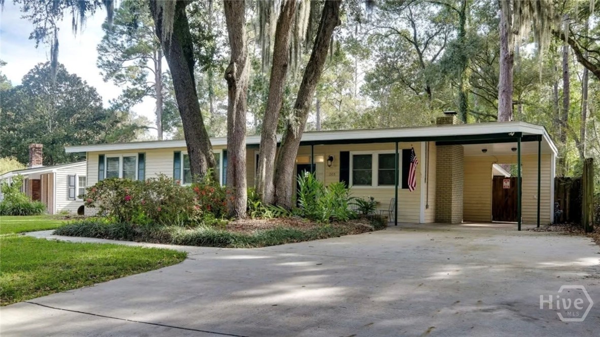 1305 Crossbrook Place Property Photo 1