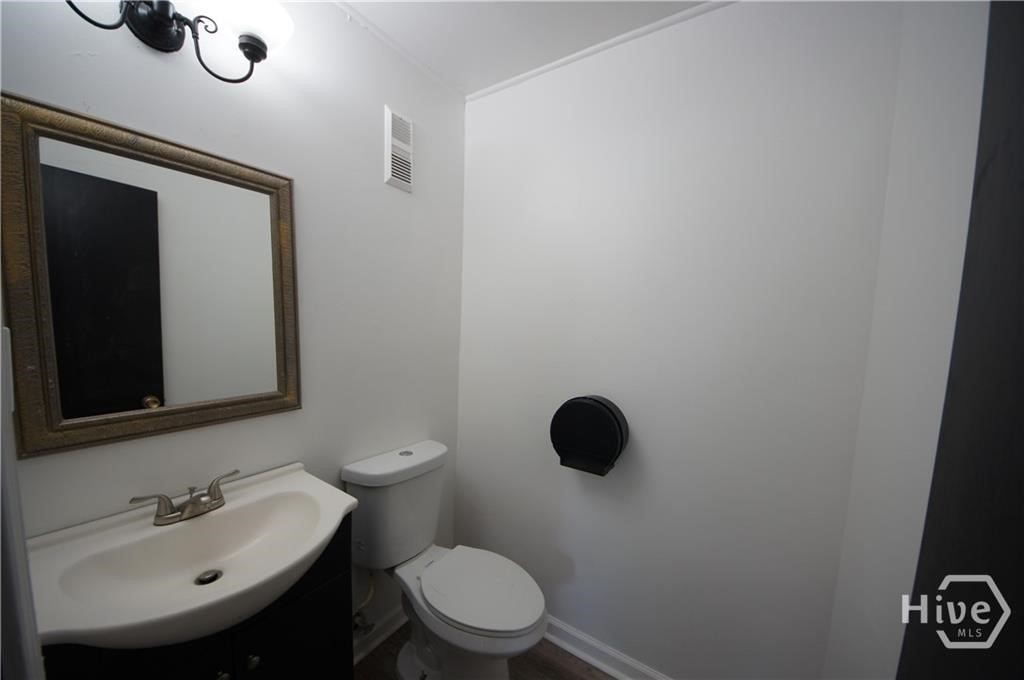 355 Commerce Place E Property Photo 31