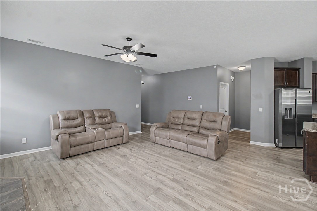 96 Griffin Road Property Photo 4