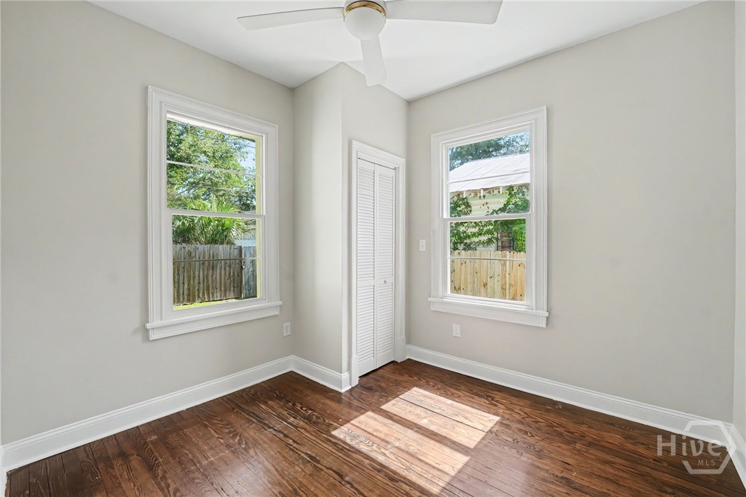 1124 E 37th Street Property Photo 16