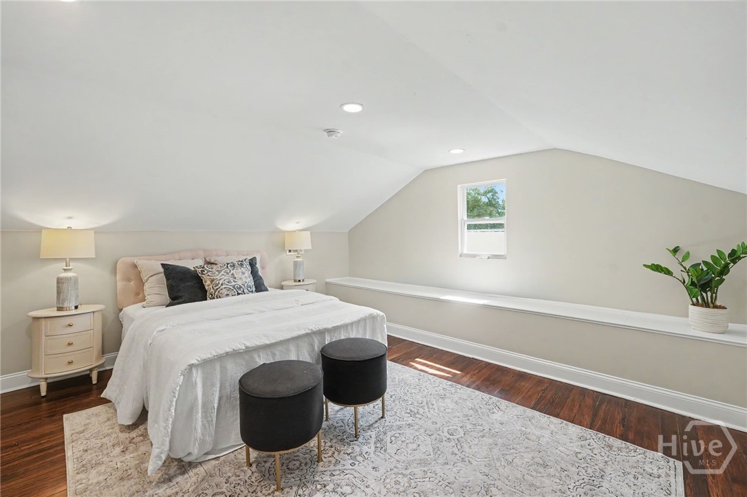 1124 E 37th Street Property Photo 19