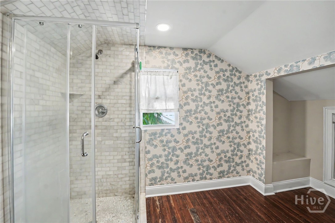 1124 E 37th Street Property Photo 22