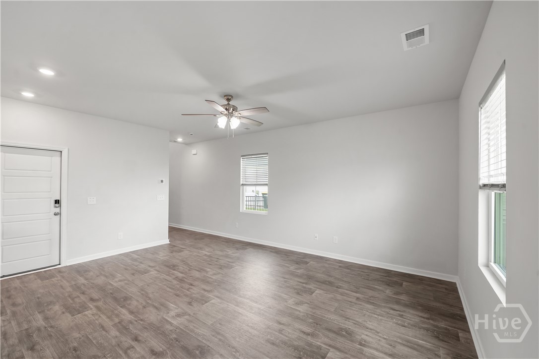 102 Hydrangea Way Property Photo 6