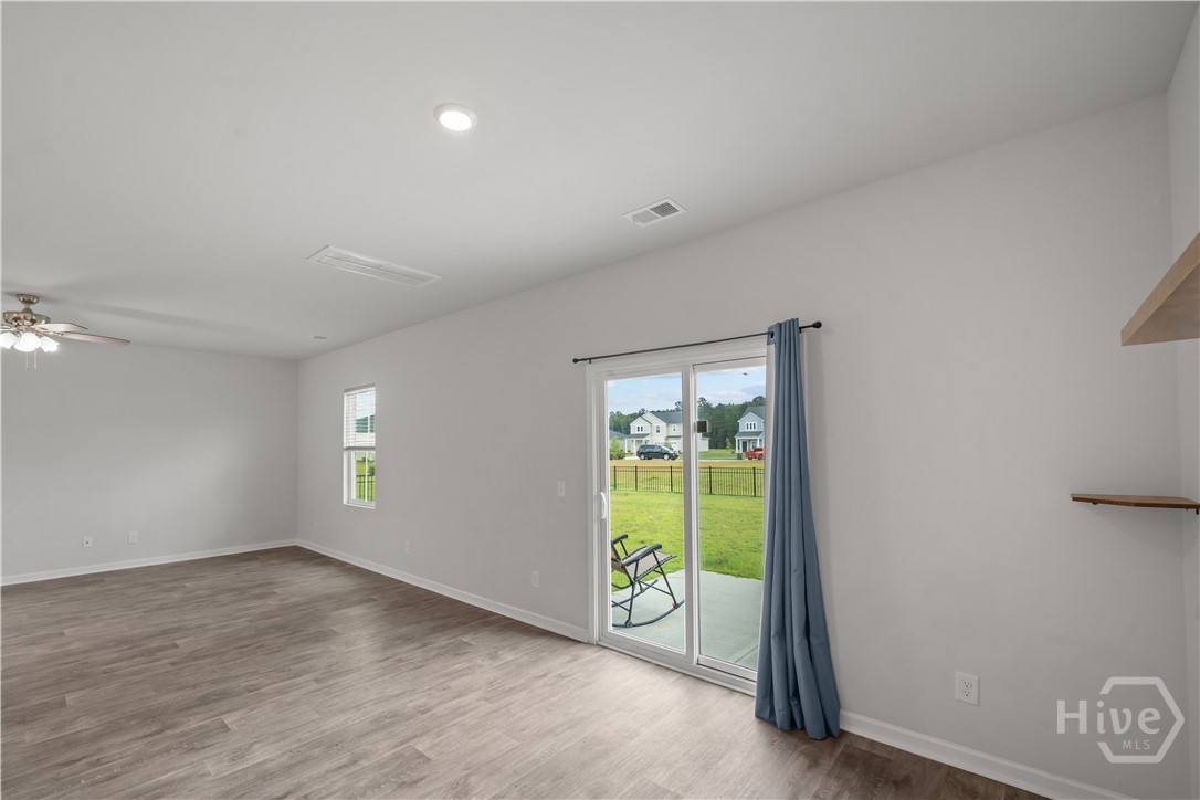 102 Hydrangea Way Property Photo 8