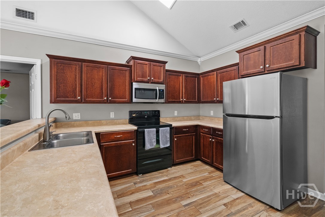 8 Rainier Lane Property Photo 8