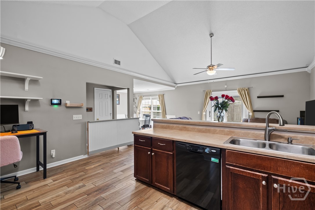 8 Rainier Lane Property Photo 10