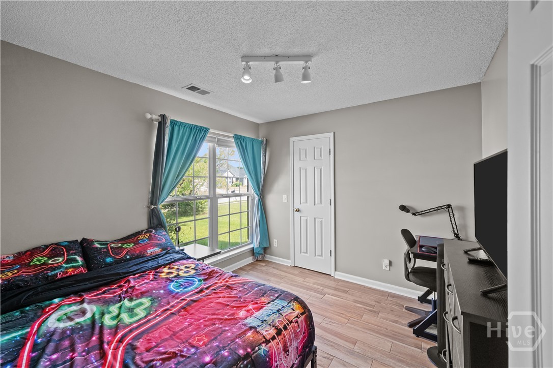 8 Rainier Lane Property Photo 23