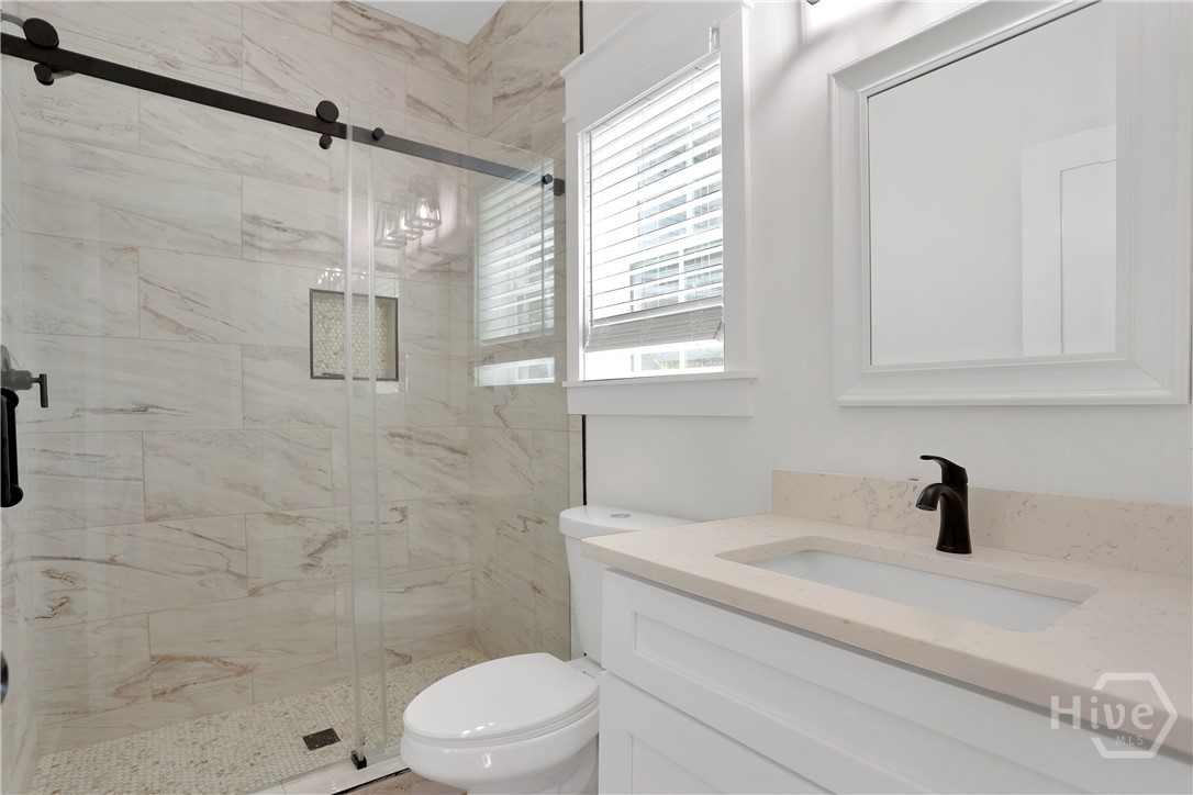615 E 38th Street Property Photo 16
