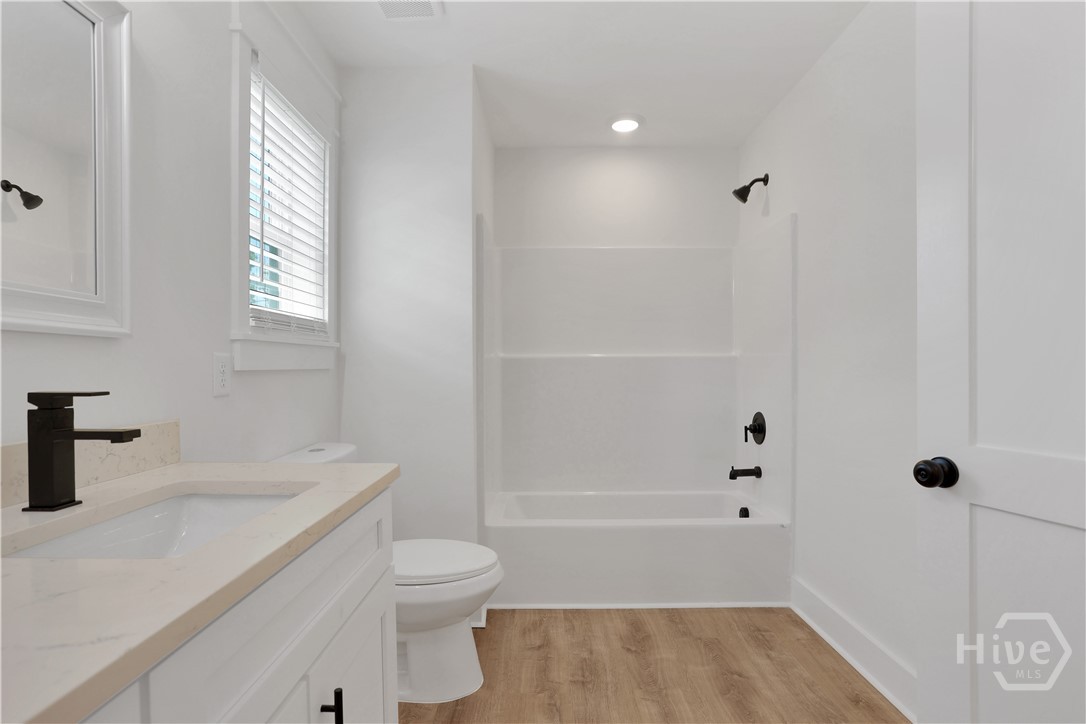 615 E 38th Street Property Photo 31