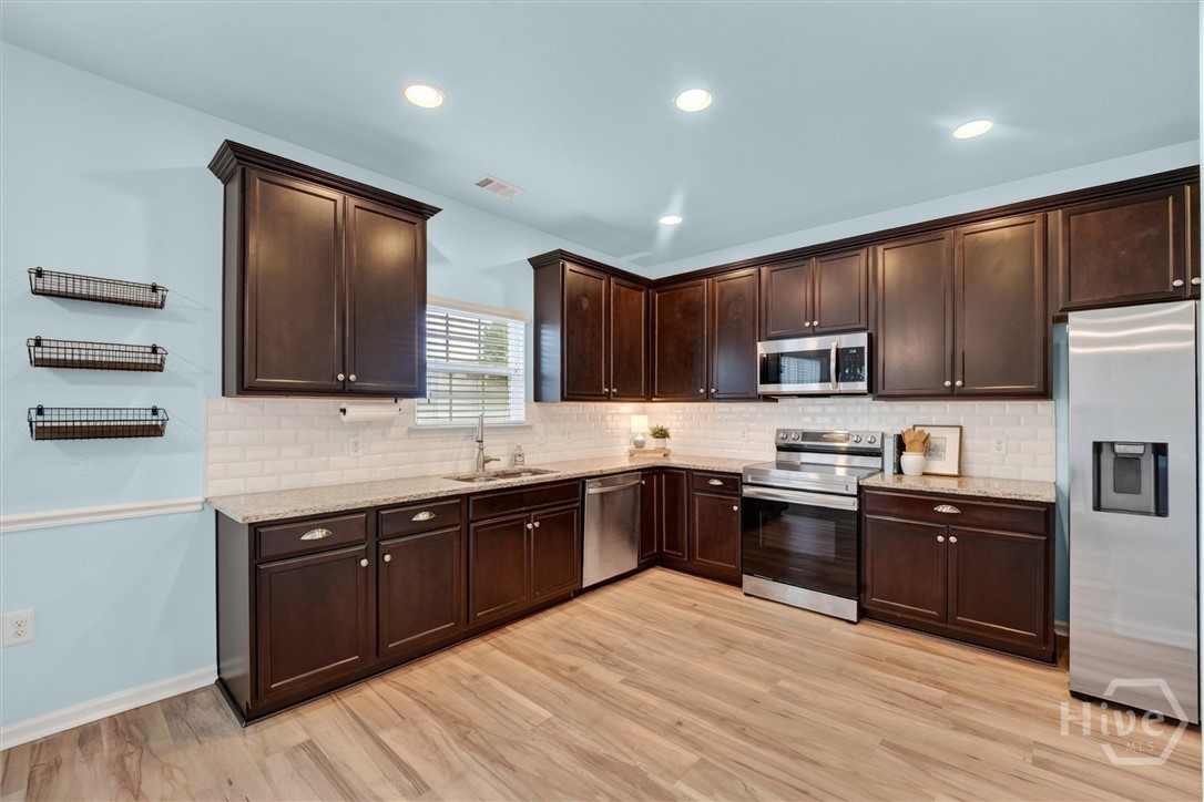 407 Sunbury Drive Property Photo 14